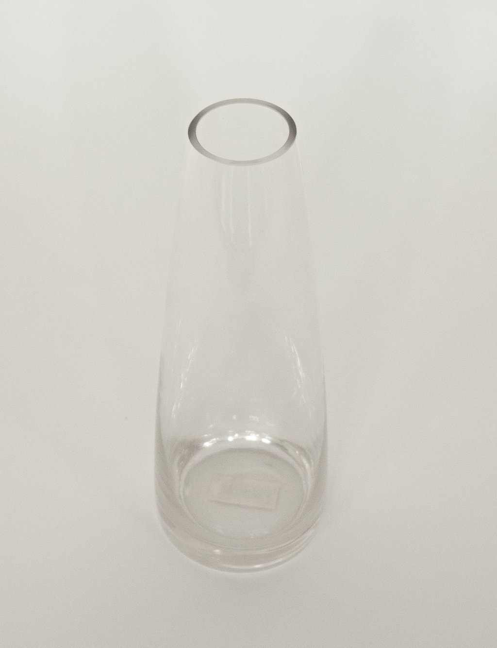 0963026.jpg Jarron alto de cristal - Ø4.5x26cm / Base Ø10cm - Imagen 1